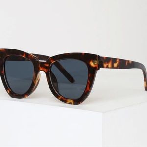 Lulu’s tortoise sunglasses! Never worn!